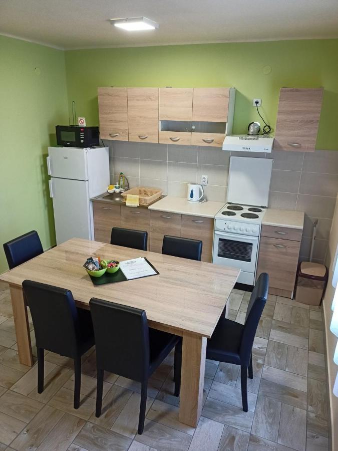 Apartmán Apartman Fiva Pacir Exteriér fotografie