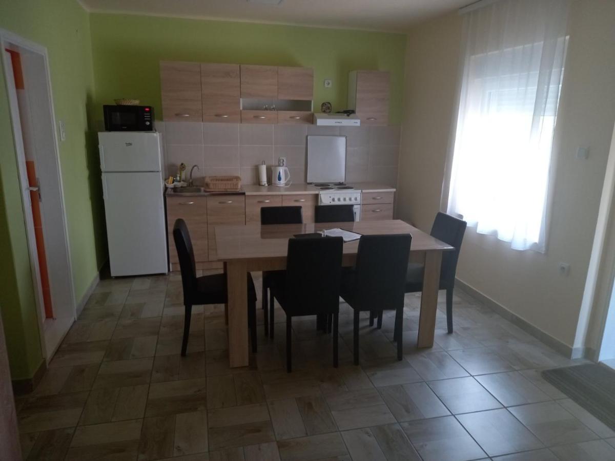 Apartmán Apartman Fiva Pacir Exteriér fotografie