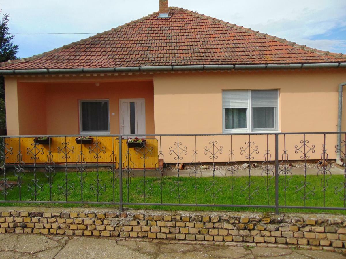 Apartmán Apartman Fiva Pacir Exteriér fotografie